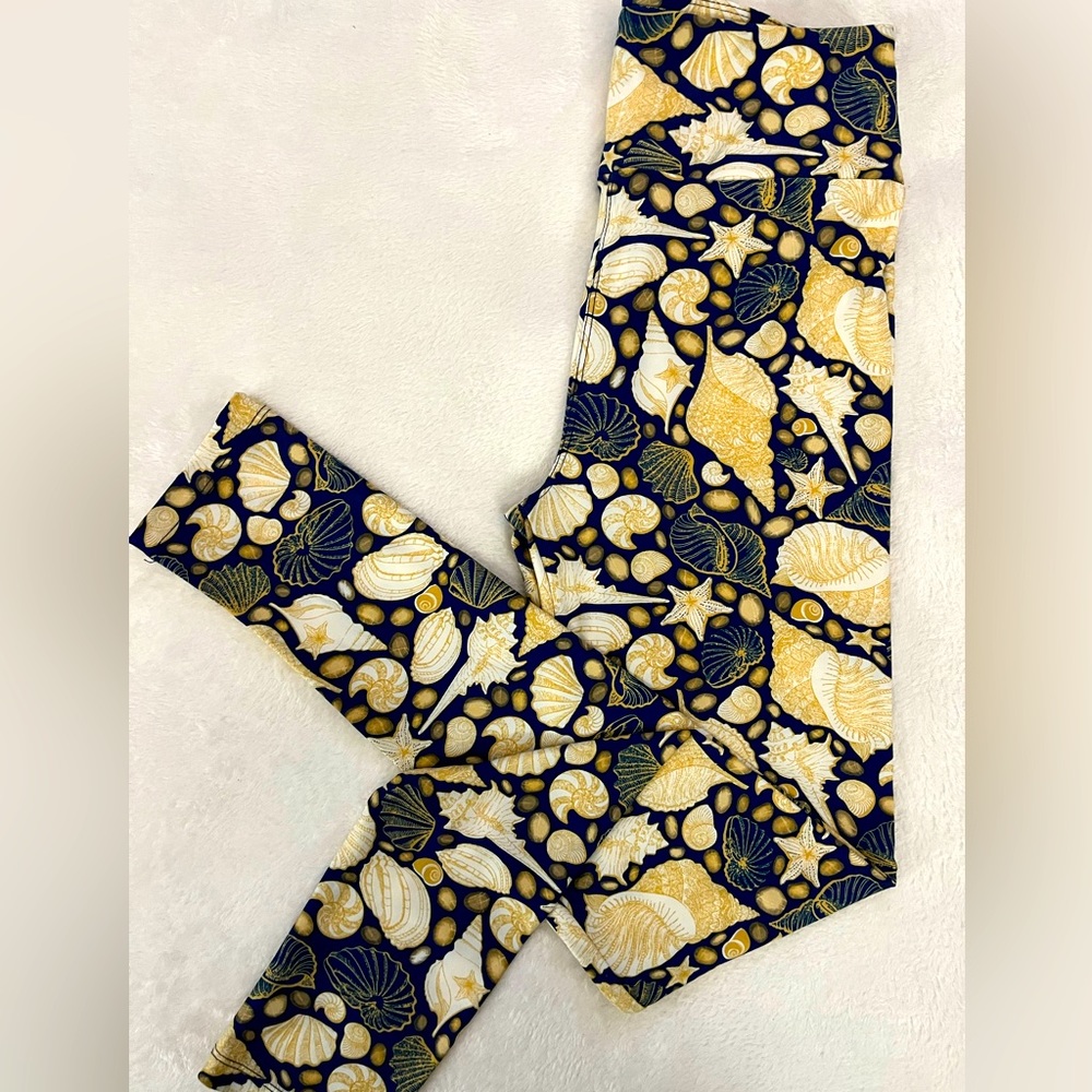 Lularoe seashells theme leggings